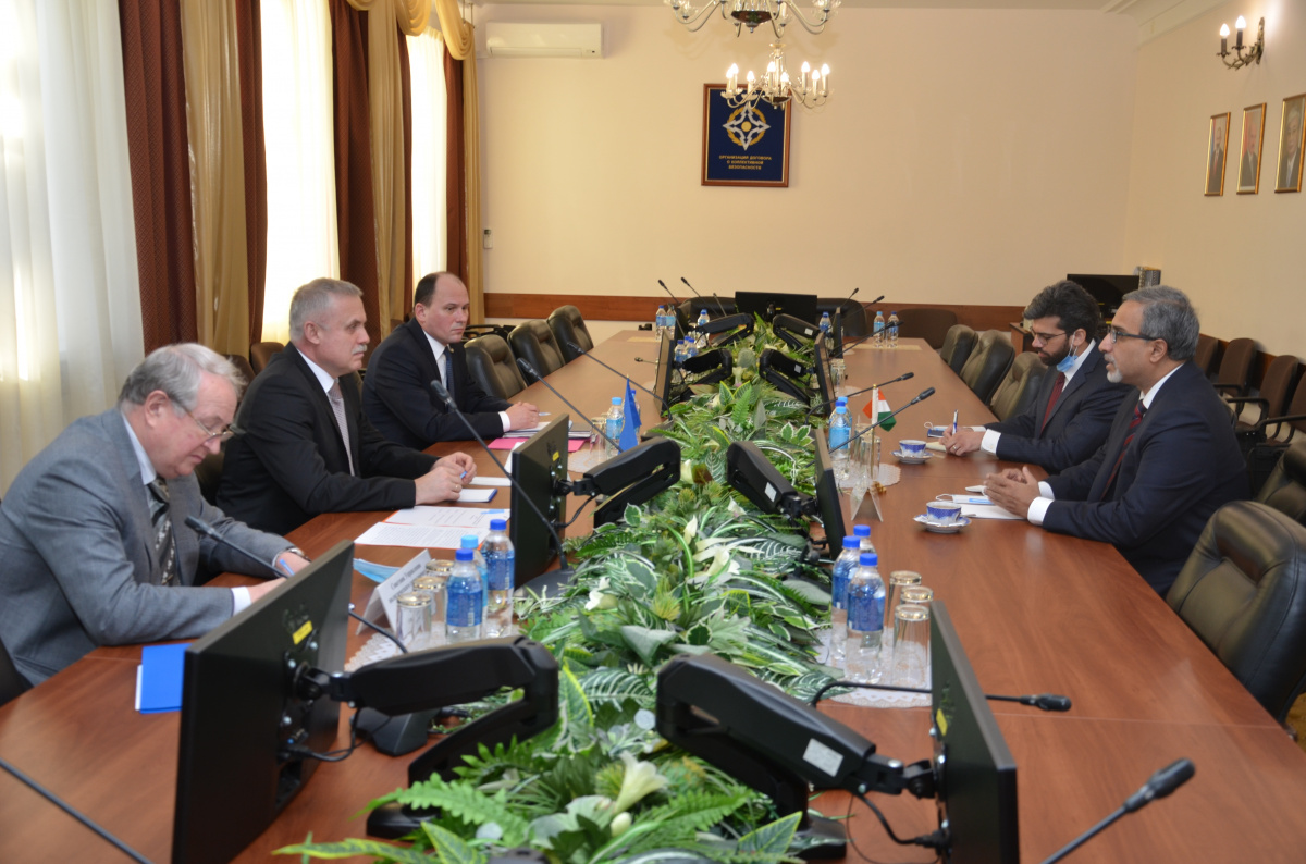 Генеральный секретарь ОДКБ встретился с Послом Индии в Российской Федерации   
