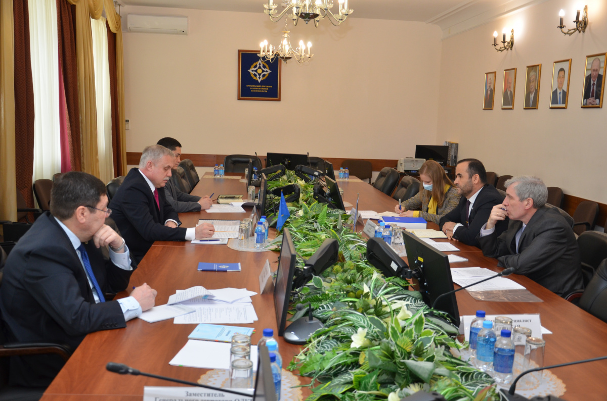 Генеральный секретарь ОДКБ Станислав Зась встретился с Директором Бюро Международной организации по миграции в Москве