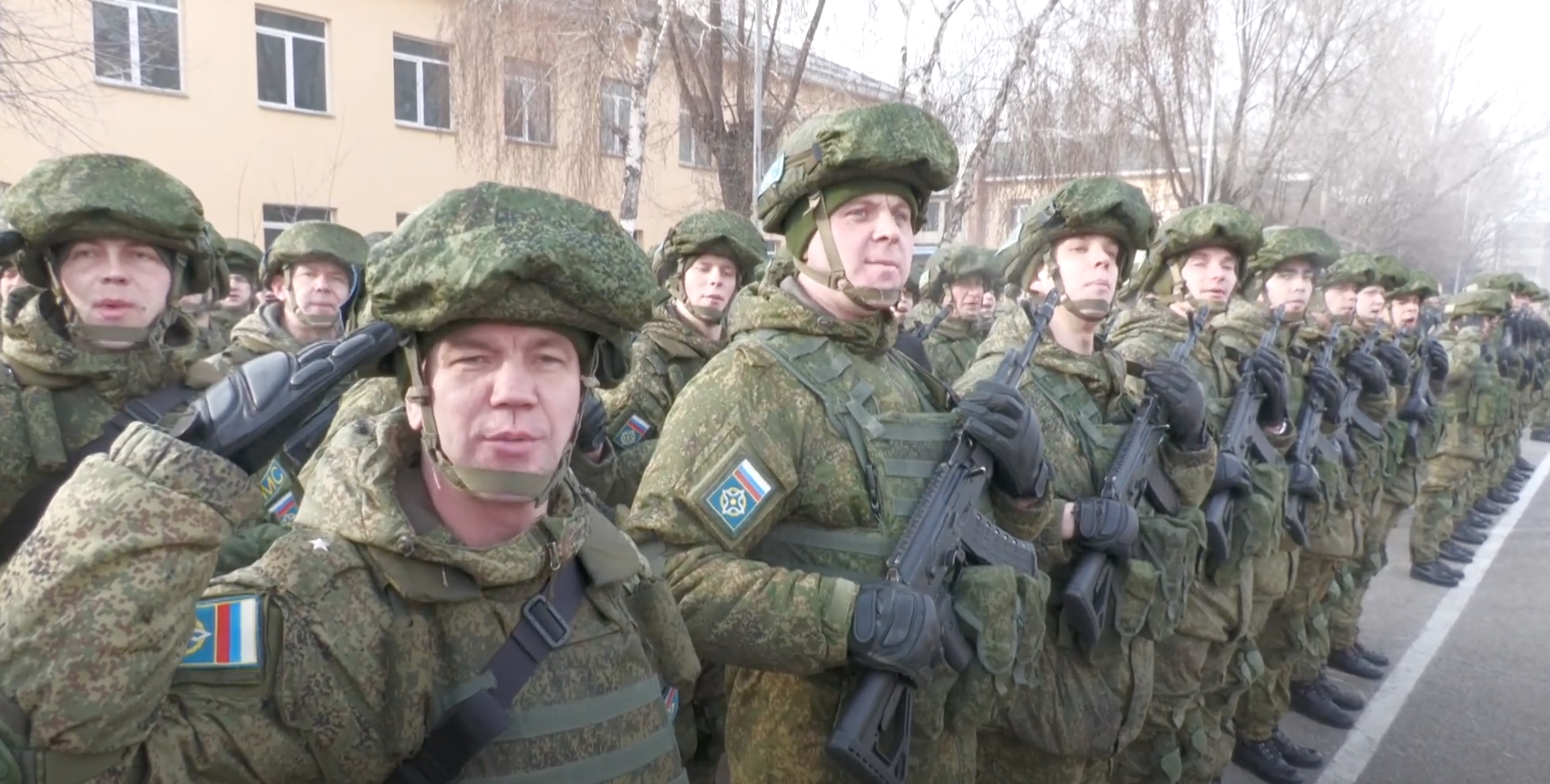 Контингенты Коллективных миротворческих сил ОДКБ прошли торжественным маршем