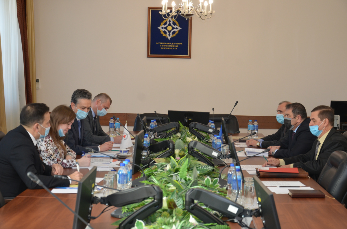Состоялась встреча заместителя Генерального секретаря ОДКБ Тахира Хайрулоева с руководством Региональной Делегации Международного Комитета Красного Креста