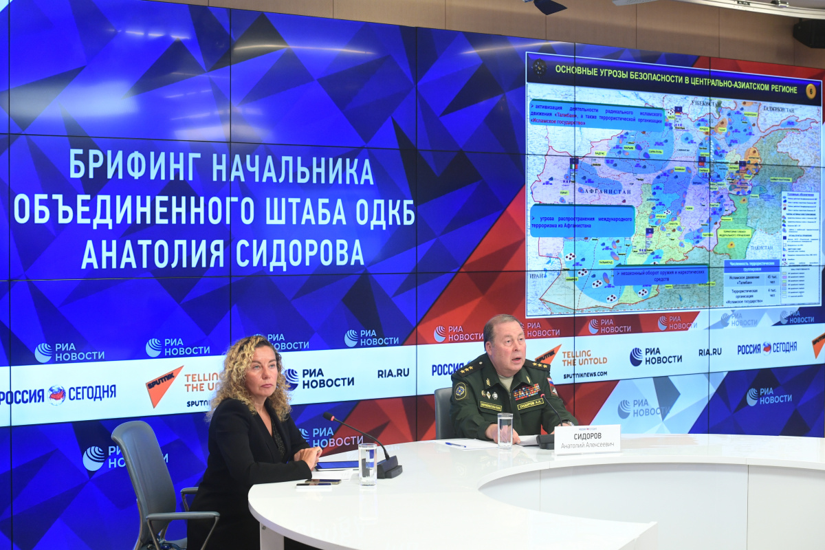 24 сентября состоялся брифинг начальника Объединенного штаба ОДКБ Анатолия Сидорова о готовности органов управления и формирований сил и средств системы коллективной безопасности ОДКБ к проведению оперативно-стратегического учения "Боевое братство-2019"