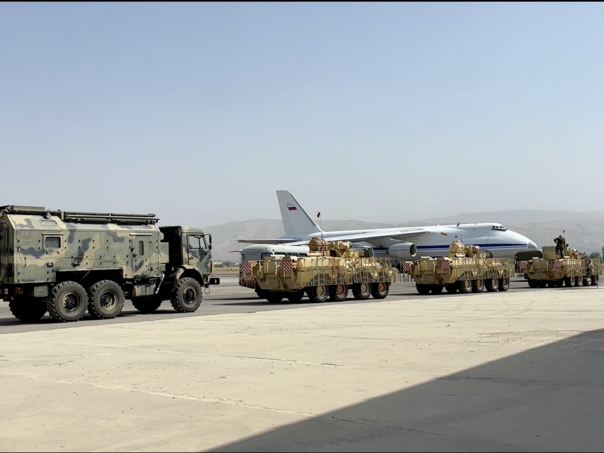 Участники учения ОДКБ «Рубеж-2025» направляются в Кыргызскую Республику