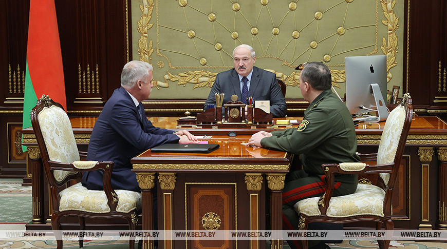 Президент Беларуси Александр Лукашенко  встретился с Генеральным секретарем ОДКБ Станиславом Засем