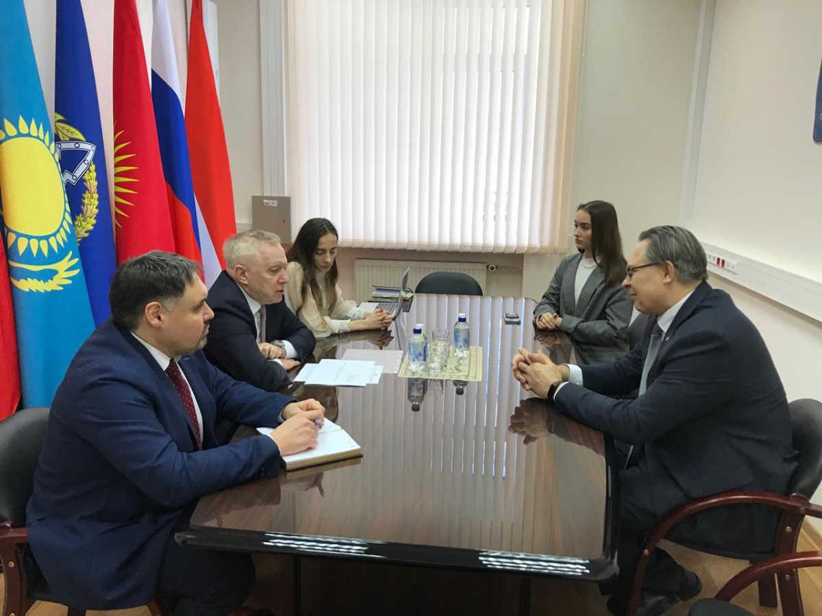 В Секретариате ОДКБ состоялась встреча с Директором аналитического департамента Исполкома СНГ