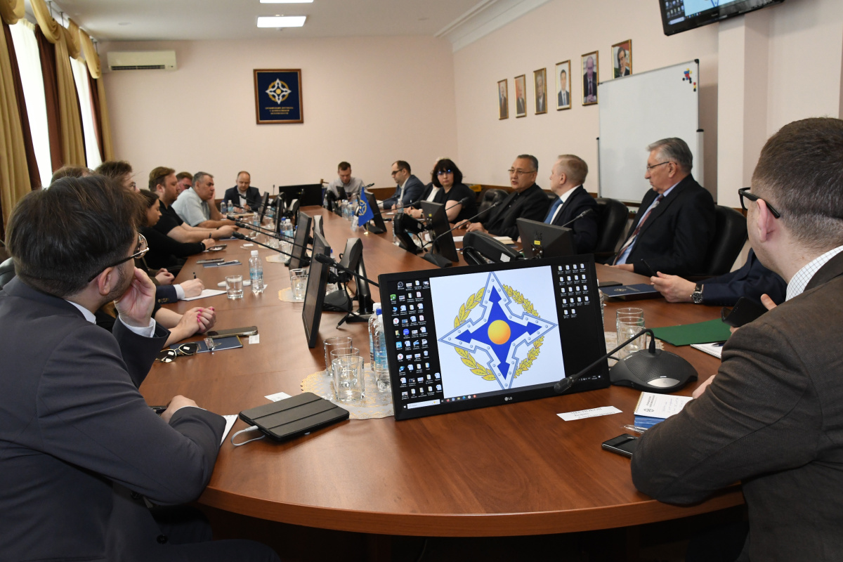 В Секретариате ОДКБ прошла встреча Генерального секретаря ОДКБ Таалатбека Масадыкова с представителями СМИ государств – членов Организации