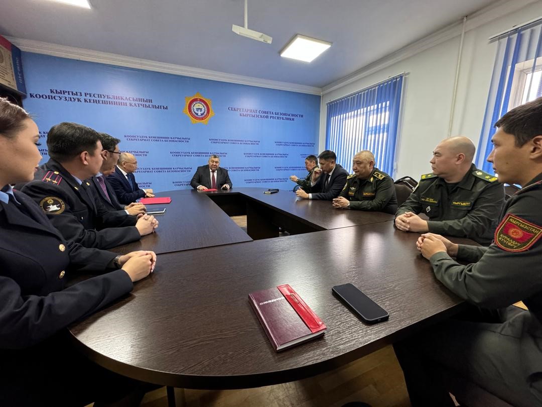 Ряд должностных лиц Кыргызстана отмечены наградами ОДКБ Ряд должностных лиц Кыргызстана отмечены наградами ОДКБ