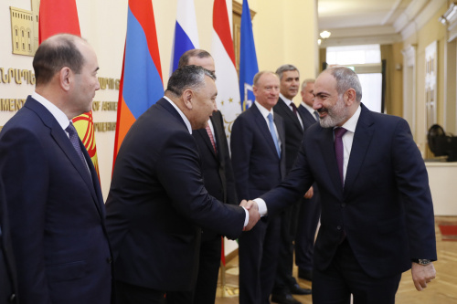 В Ереване прошла встреча Премьер-министра Армении, Председателем Совета коллективной безопасности ОДКБ Никола Пашиняна с участниками заседания Комитета секретарей советов безопасности В Ереване прошла встреча Премьер-министра Армении, Председателем Совета коллективной безопасности ОДКБ Никола Пашиняна с участниками заседания Комитета секретарей советов безопасности