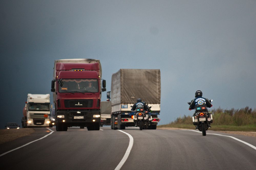 Дорога непростая, фуры,фуры.jpg