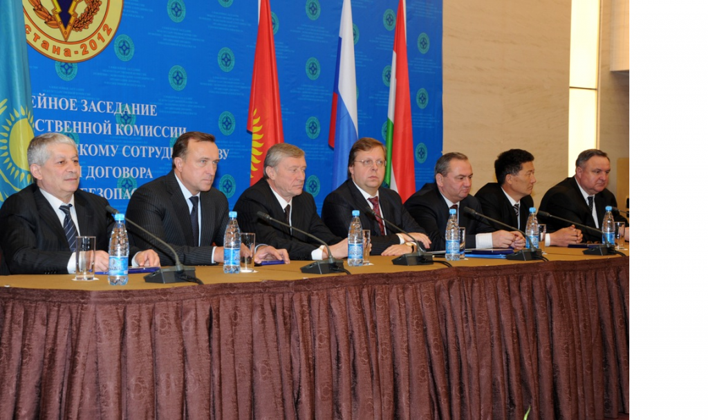 Фото Х-МКВЭС, 1.11.2012-пресс-конференция.png