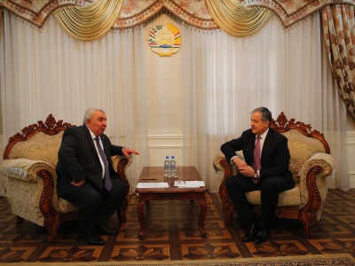 Встреча синостранных дел Таджикистана С.Асловым 8.09.2017.jpg